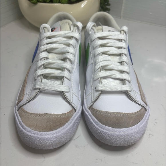 Nike Blazer Low 77 GS White Chlorophyll Green Medium Blue Asymmetric Sz 6.5Y W8 - Picture 5 of 13